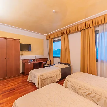 מלון Dado International 4*