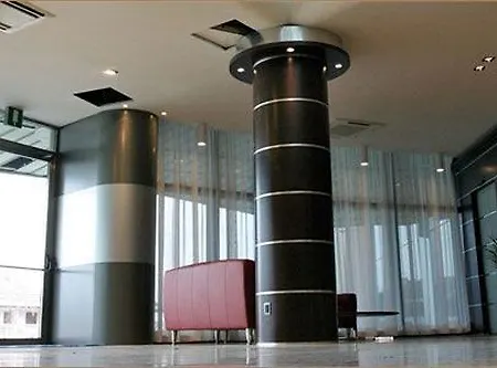 מלון Dado International