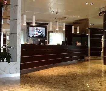 Dado International מלון 4*