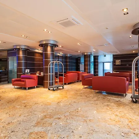 Hotel Dado International