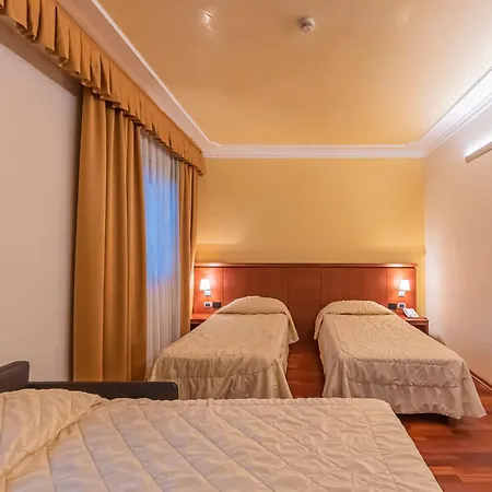 Hotel Dado International