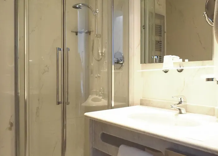 Dado International מלון